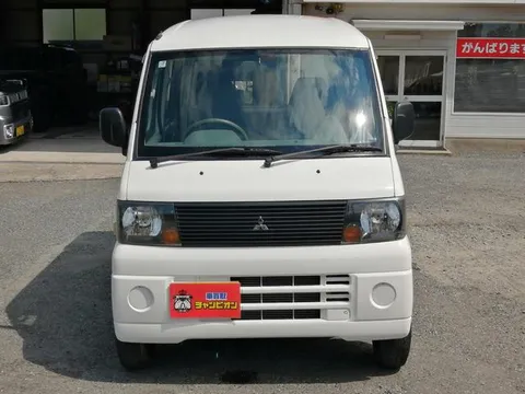 Mitsubishi Minicab Van