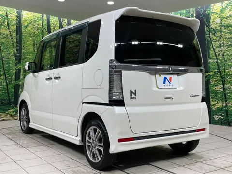 Honda N-BOX Custom