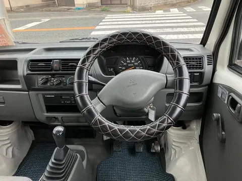 Mitsubishi Minicab Van