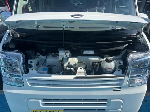 Nissan Clipper Van