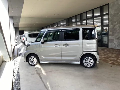 Suzuki Spacia Custom