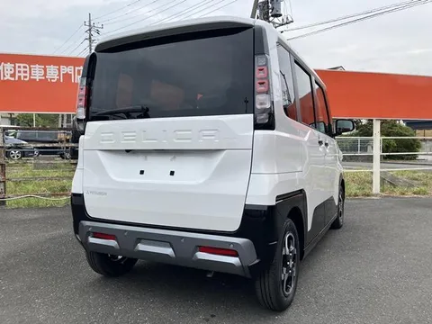 Mitsubishi Delica Mini