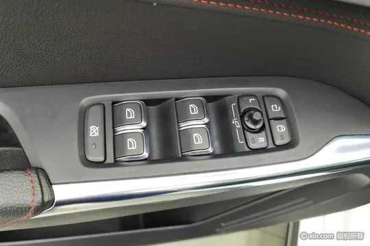 Lynk & Co 02