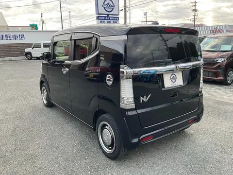 Honda N-BOX Slash