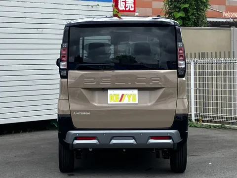 Mitsubishi Delica Mini