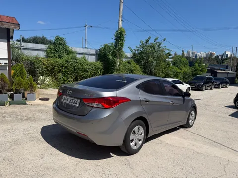 Hyundai Elantra (Avante)