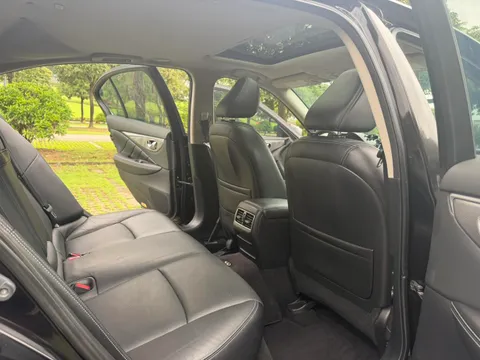 Infiniti Q50L