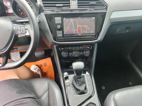 Volkswagen Tiguan L