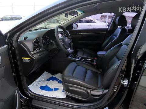 Hyundai Elantra (Avante)