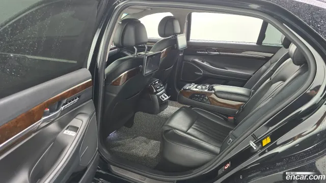 Genesis G90 (EQ900)