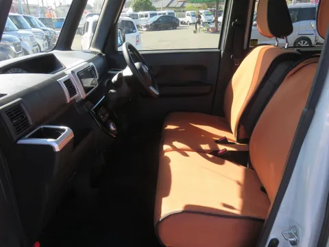 Toyota Pixis Mega