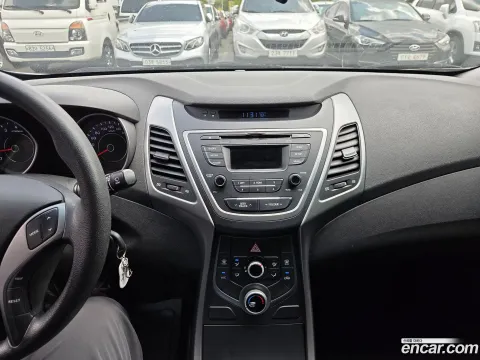 Hyundai Elantra (Avante)