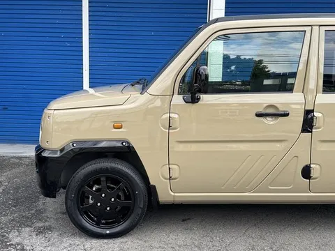 Daihatsu Naked