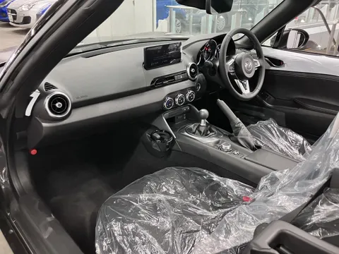 Mazda MX-5 (Roadster)