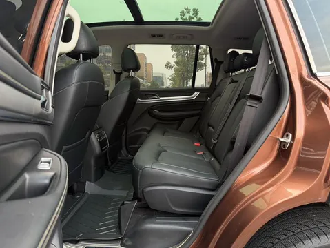 Roewe RX8