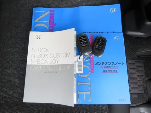 Honda N-BOX Custom