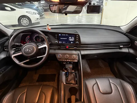Hyundai Elantra (Avante)