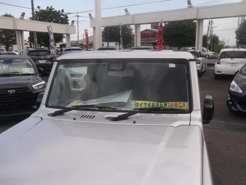 Suzuki Jimny Sierra