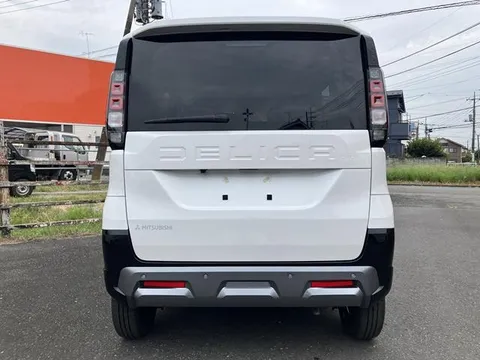 Mitsubishi Delica Mini