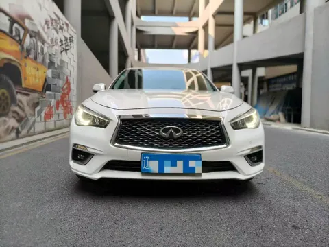 Infiniti Q50L