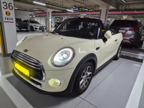 MINI Cooper Convertible