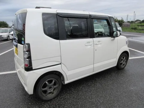 Honda N-BOX Custom