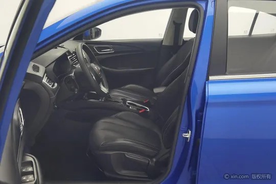Roewe i5