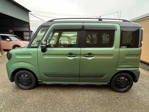 Suzuki Spacia Gear