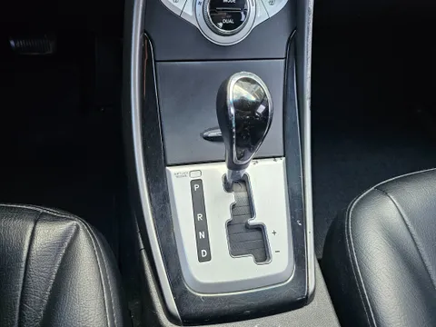 Hyundai Elantra (Avante)