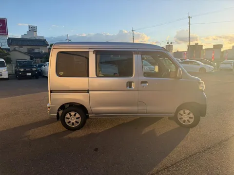 Toyota Pixis Van