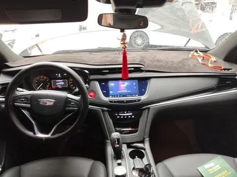 Cadillac XT6