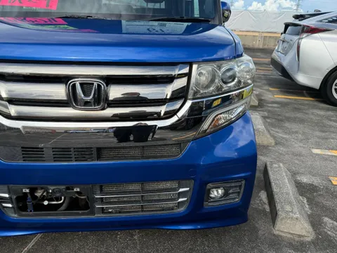 Honda N-BOX Custom
