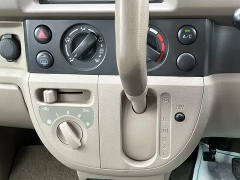 Mitsubishi Minicab Van