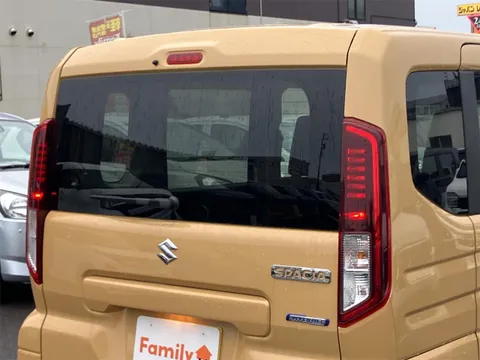 Suzuki Spacia