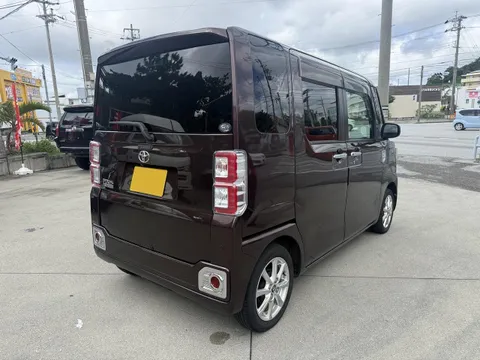 Toyota Pixis Mega
