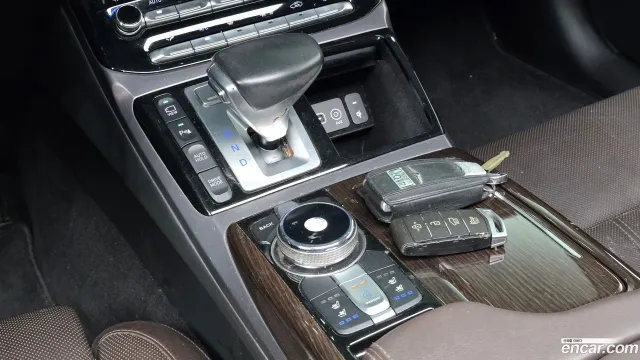 Genesis G90 (EQ900)