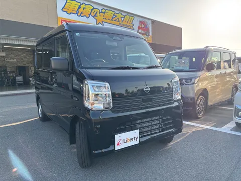 Nissan Clipper Van