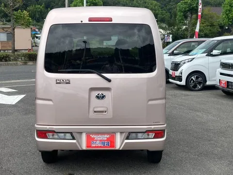 Toyota Pixis Van