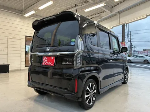 Honda N-BOX Custom
