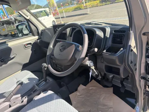 Nissan Clipper Truck