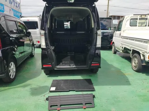 Honda N-BOX Plus Custom