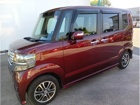 Honda N-BOX Custom