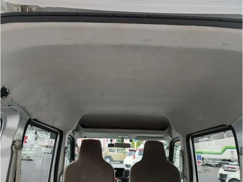Nissan Clipper Van