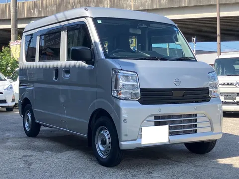 Nissan Clipper Van