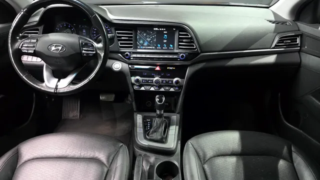 Hyundai Elantra (Avante)