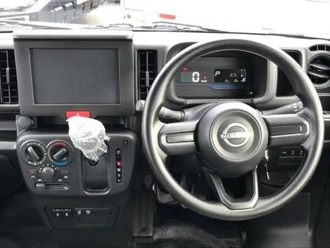 Nissan Clipper Van