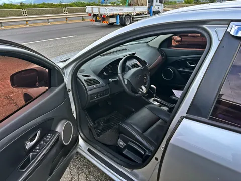 Renault SM3