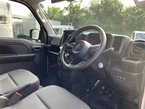 Mitsubishi Minicab Van