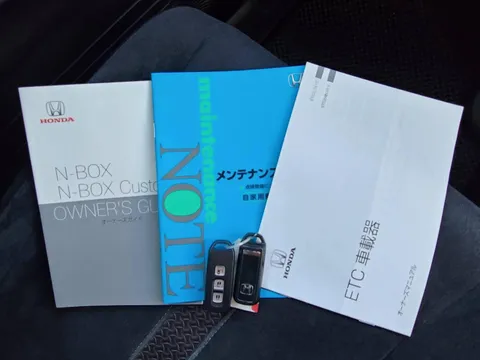 Honda N-BOX Custom