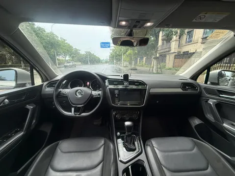Volkswagen Tiguan L